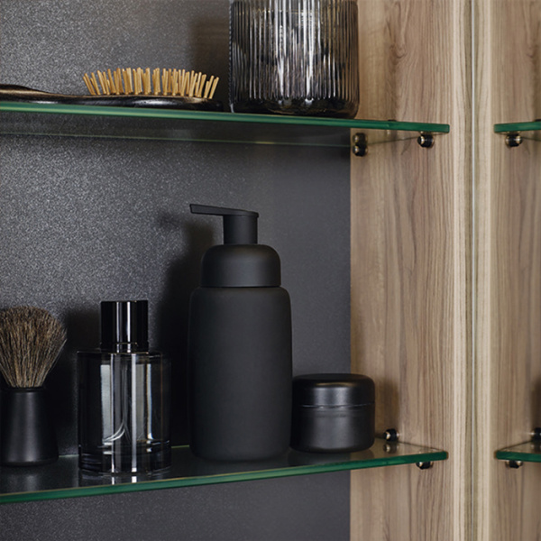 burgbad eqio зеркальный шкаф с led подсветкой 5вт ip24, 120х80х17см, 3 зерк. двери с обоих сторон, версия левая l, стекл полки, вкл/выкл, цвет: белый f2009