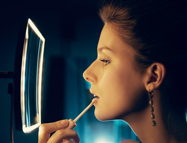 Косметическое зеркало Keuco iLook Move 17613 019001 с подсветкой Косметическое зеркало Keuco iLook Move 17613 019001 с подсветкой