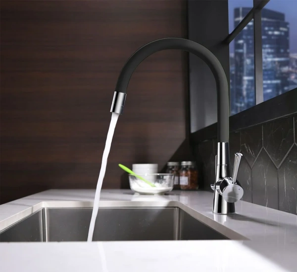 смеситель для кухни lemark comfort lm3075c086 с гибким изливом, хром, черный, с фильтром optima