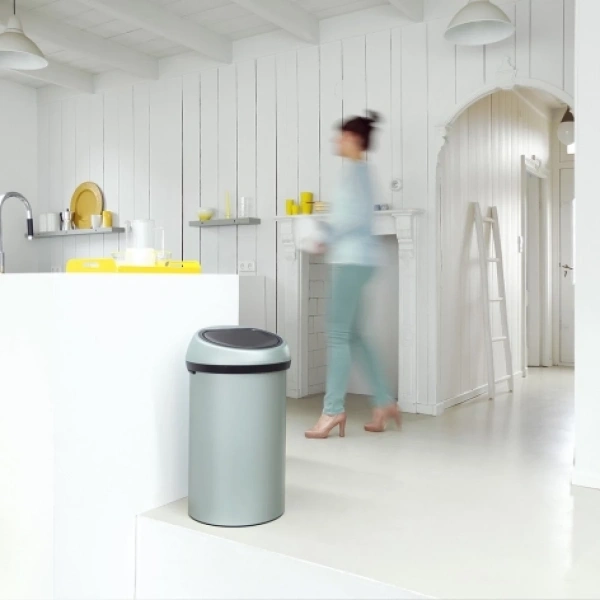Ведро для мусора Brabantia Touch Bin 402449
