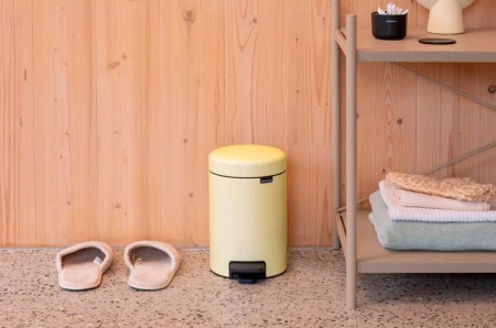 мусорное ведро brabantia newicon 233760 3 л, ванильно-желтое
