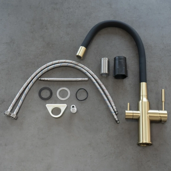 смеситель для кухни lemark expert lm5083lgn-black с подключением к фильтру, гибким изливом, светлое золото/черный