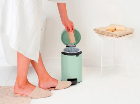 мусорное ведро brabantia newicon 233869 3 л, мятно-голубое