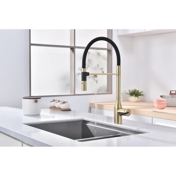 смеситель для кухни paulmark magneto one ma213188-lg с подключением к фильтру, гибким изливом, светлое золото